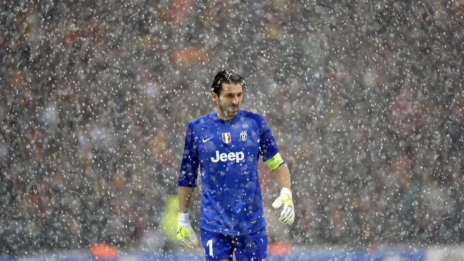 苏炳添为城市马拉松赛鸣枪并致辞，苏炳添跑步比赛